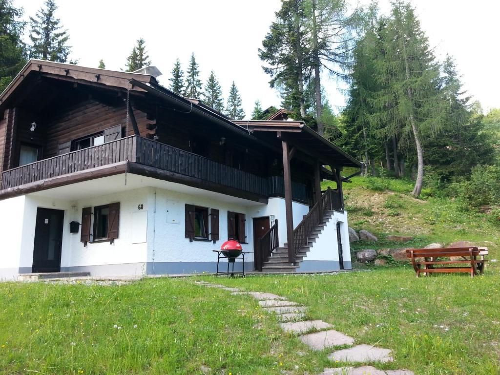 Fichtenblockhütte *